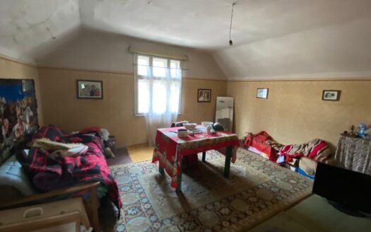 Casa zona linistita Lupeni