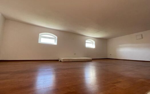 Casa – posibil locuit sau afacere in zona comunei Baru Mare