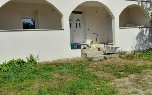 Casa la tara