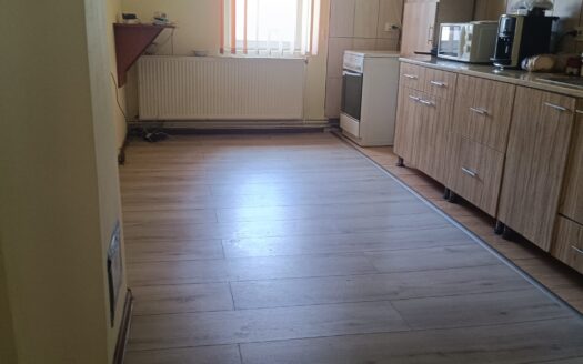 Apartament 3 camere, spatiu birouri