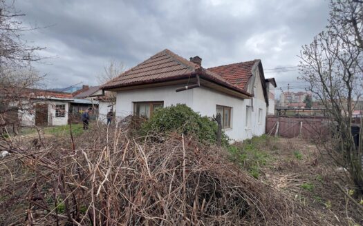 Casa zona colonie- gara Petrosani