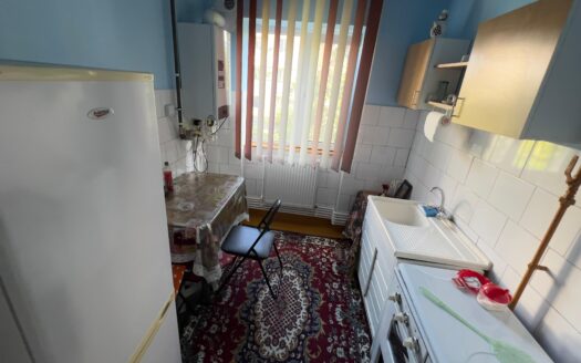 Apartament zona 8 Martie